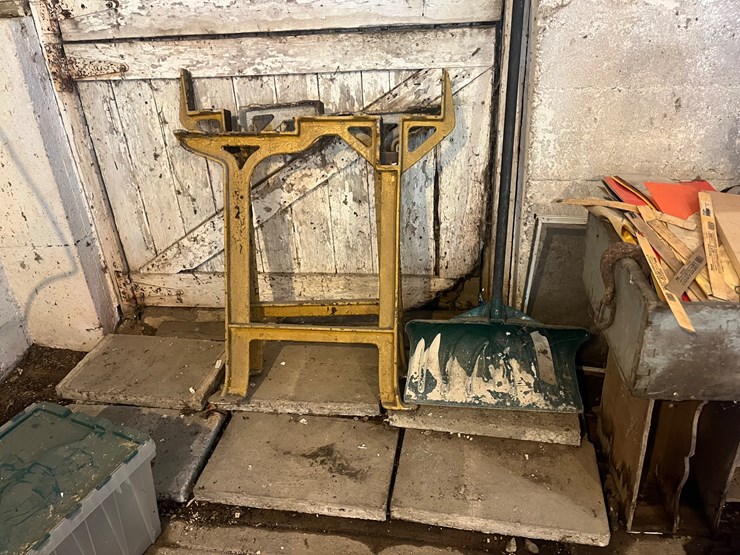 #3057-•-kennedy-metal-toolbox-image-7