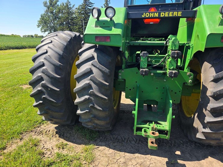 1989-john-deere-8760-image-46