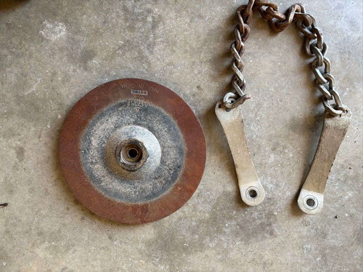 cast-closing-wheel-and-drag-chains-image-3