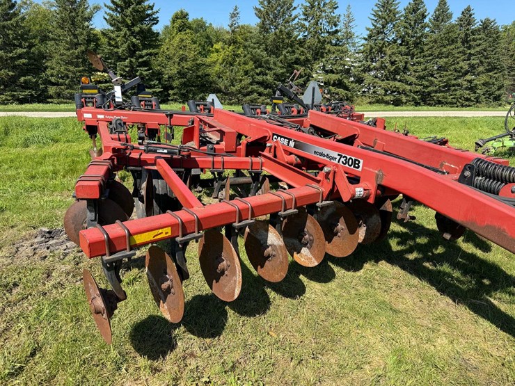 case-ih-730b-ecolo-tiger-disk-ripper,-rear-leveler,-30”-spacing,-2-bearings-are-out-but-2-good-used-image-44