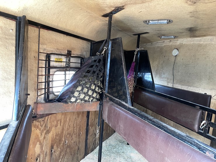 #6304-•-1991-triggs-bumper-pull-3-horse-trailer,-(sells-with-paperwork-to-obtain-title-from-dmv)-image-32