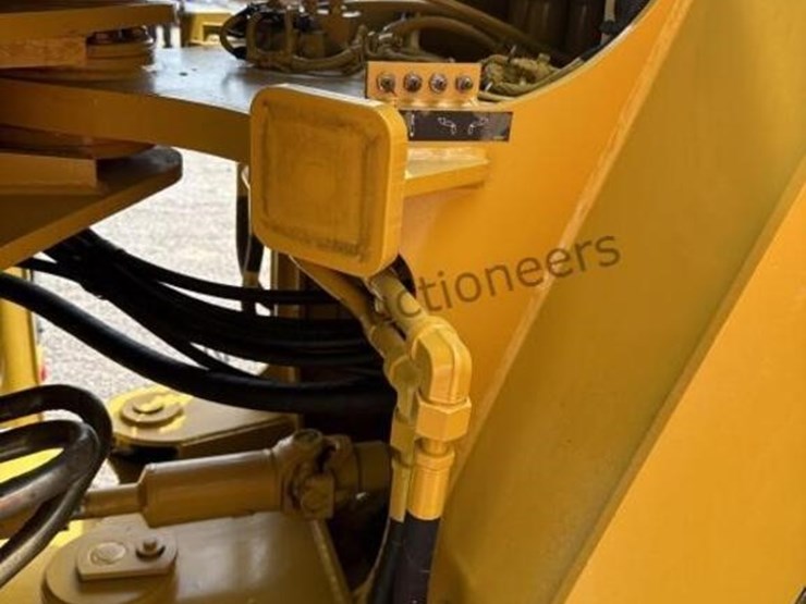 2012-caterpillar-930k-image-19