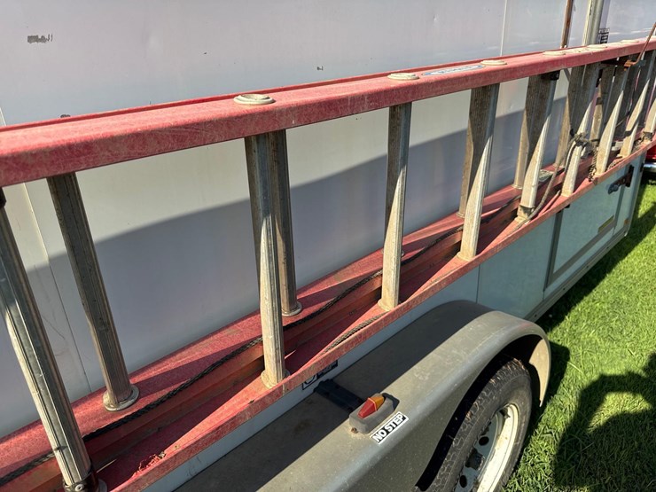 28’-fiberglass-ext-ladder-image-3
