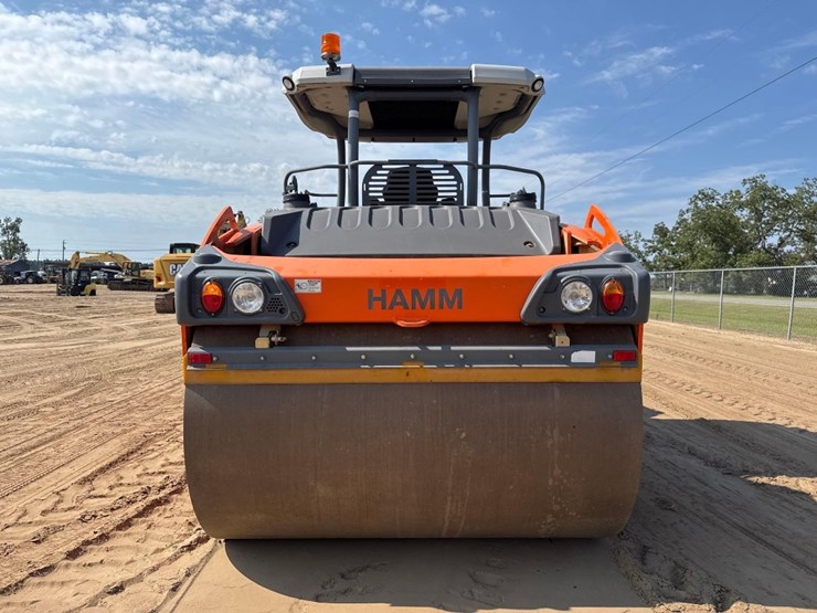 2016-hamm-hd+-120i-smooth-double-drum-roller-image-7