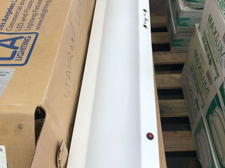 qty-(10)-4'-led-lights-w/battery-back-up-image-3