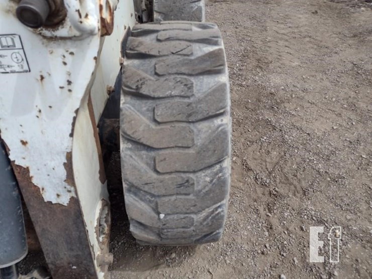 2012-bobcat-s650-image-19