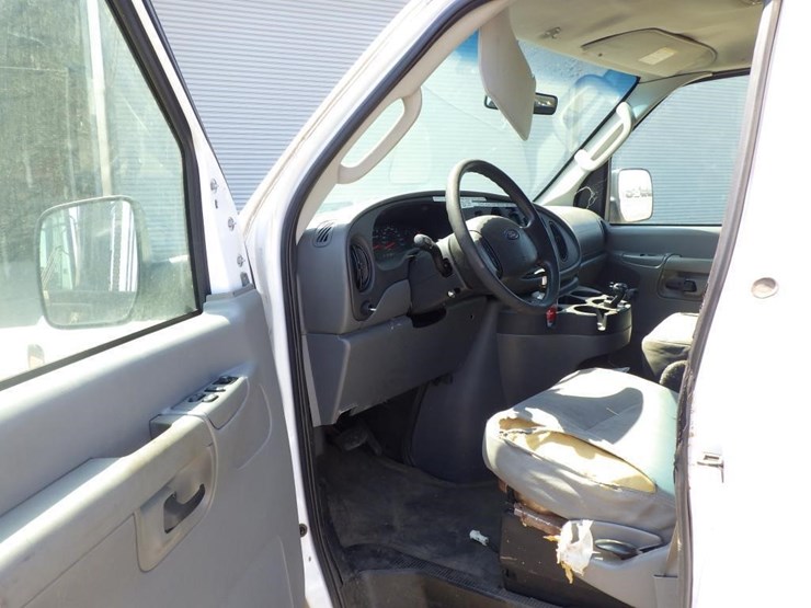 2008-ford-econoline-350-image-5