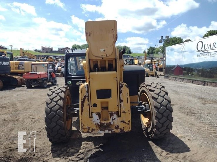 2017-caterpillar-tl1055d-image-4