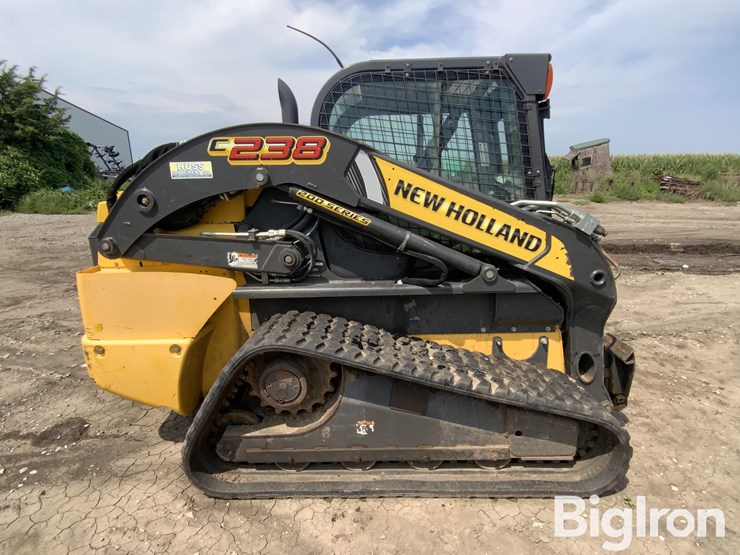 new-holland-c238-image-4