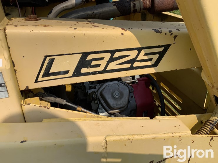 new-holland-l325-image-19