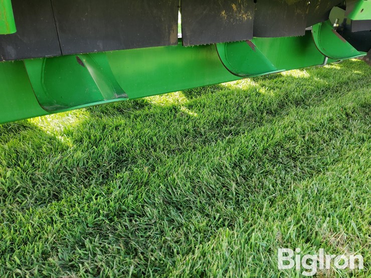 2023-john-deere-c12f-image-19