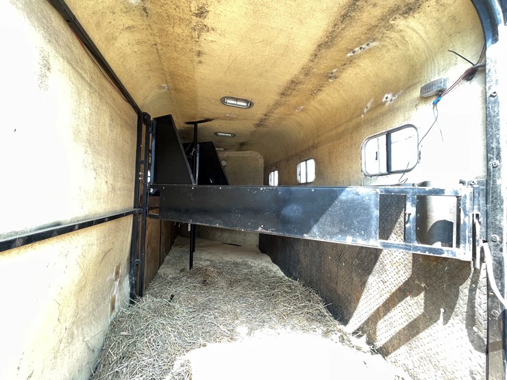#6304-•-1991-triggs-bumper-pull-3-horse-trailer,-(sells-with-paperwork-to-obtain-title-from-dmv)-image-30
