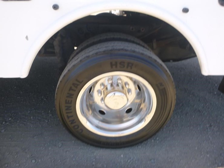 2011-ford-f550-image-31