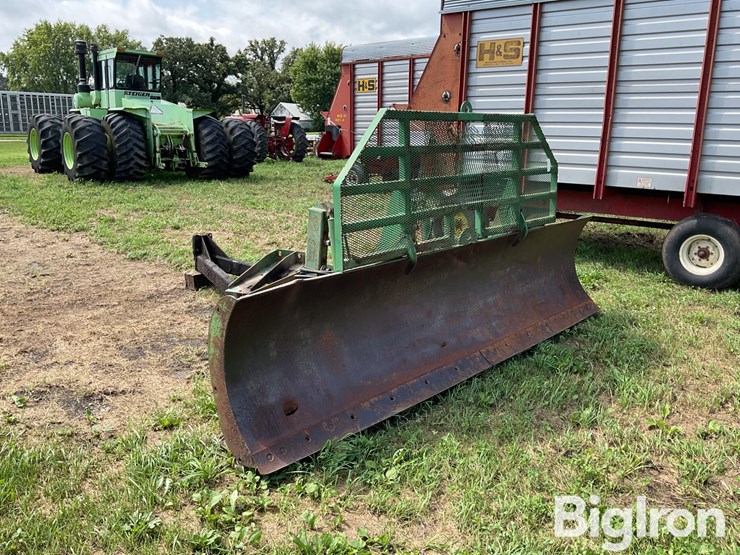 john-deere-12-image-3