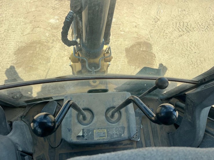 2012-deere-410k-image-39