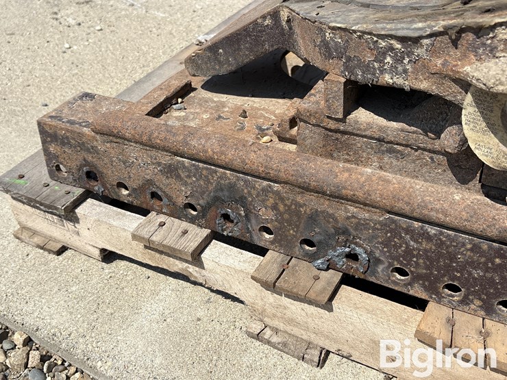 holland-semi-truck-5th-wheel-hitch-image-15