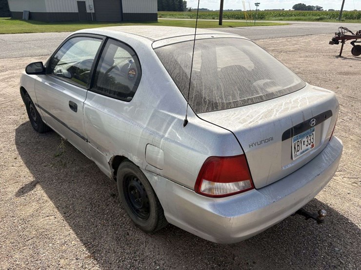 2000-hyundai-accent,-2-door,-175/70r13-tires,-5-speed-manual,-cloth,-receiver-hitch,-161058-miles,-t-image-7