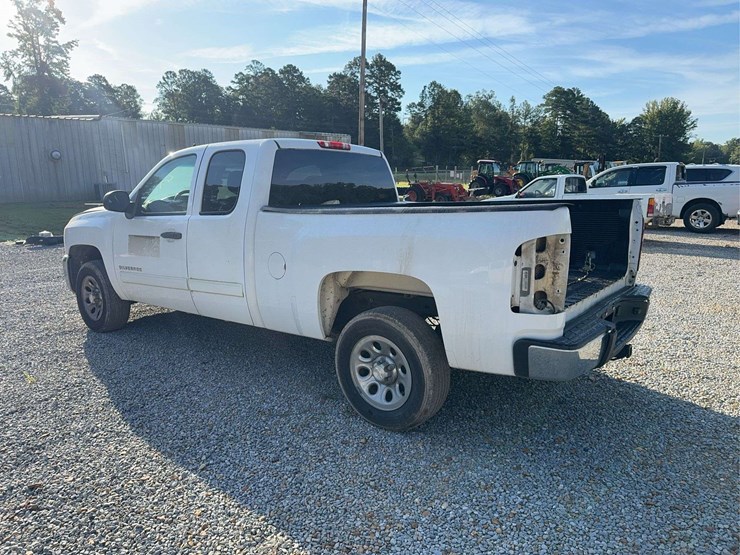 2013-chevrolet-silverado-1500-image-3