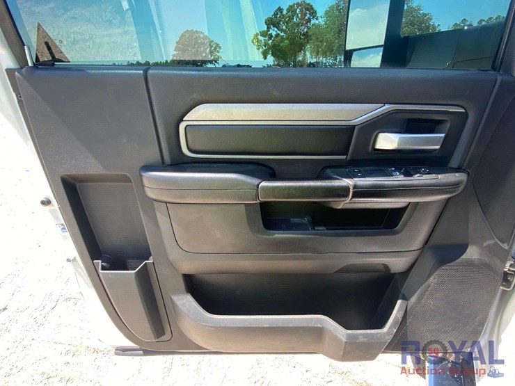 2019-dodge-ram-5500-image-30