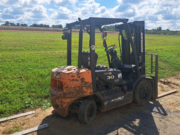 #307-•-doosan-30-pro-5-forklift*-image-4