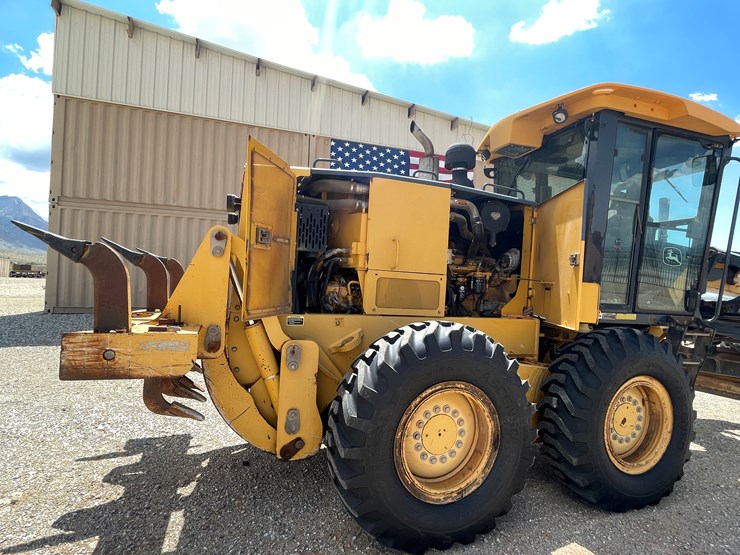 deere-672d-image-58