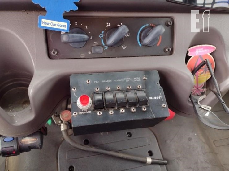 2019-18-freightliner-m2-106-rollback^title^-9506-image-12