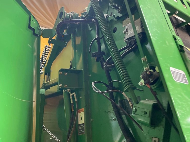 john-deere-560r-image-36