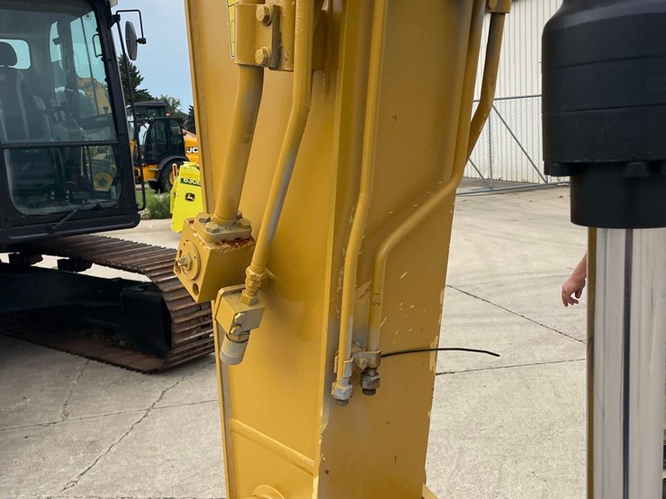 2018-caterpillar-318fl-image-79