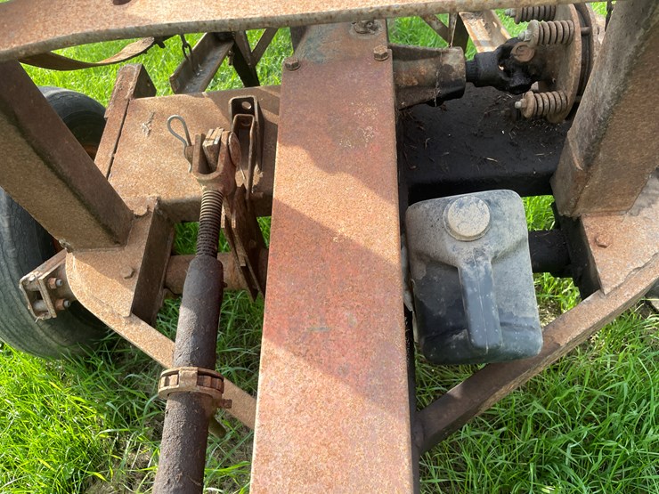 #5478-•-new-idea-pto-driven-buzz-saw-image-30