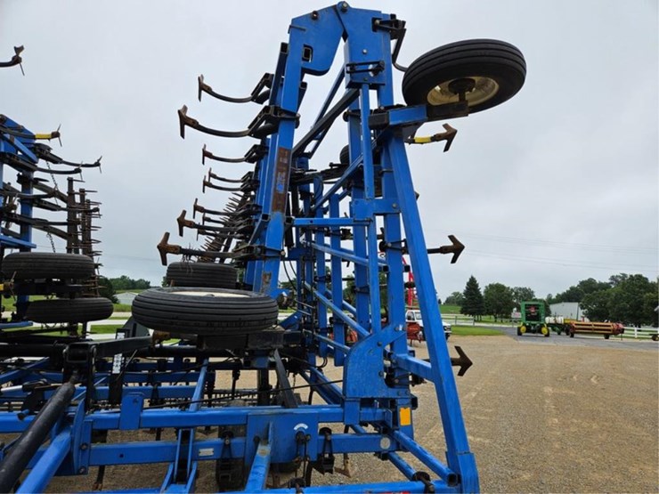 new-holland-st250-image-22