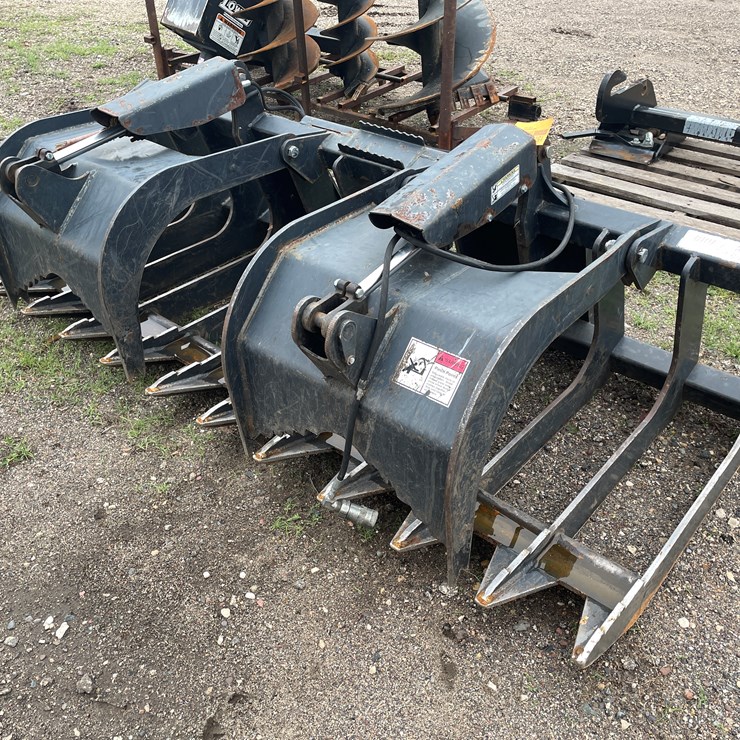 #186 • Stout Skid Steer Mount 84" Grapple Bucket