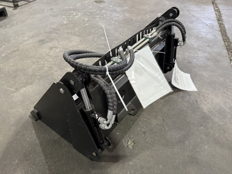 2025-ir-27"-4-in-1-bucket-image-3