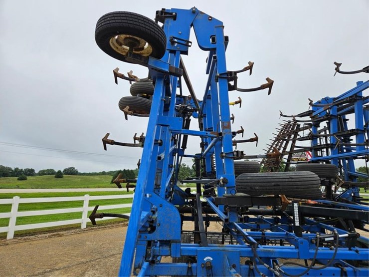 new-holland-st250-image-13