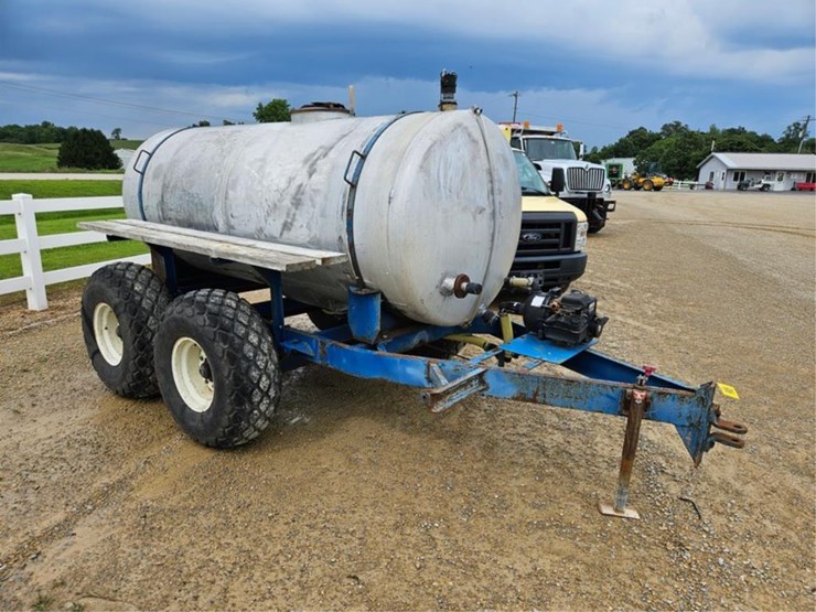 #241-•-1000-gallon-tandem-axle-water-trailer-image-7