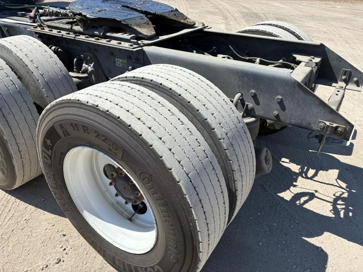 2015-kenworth-t880-image-5