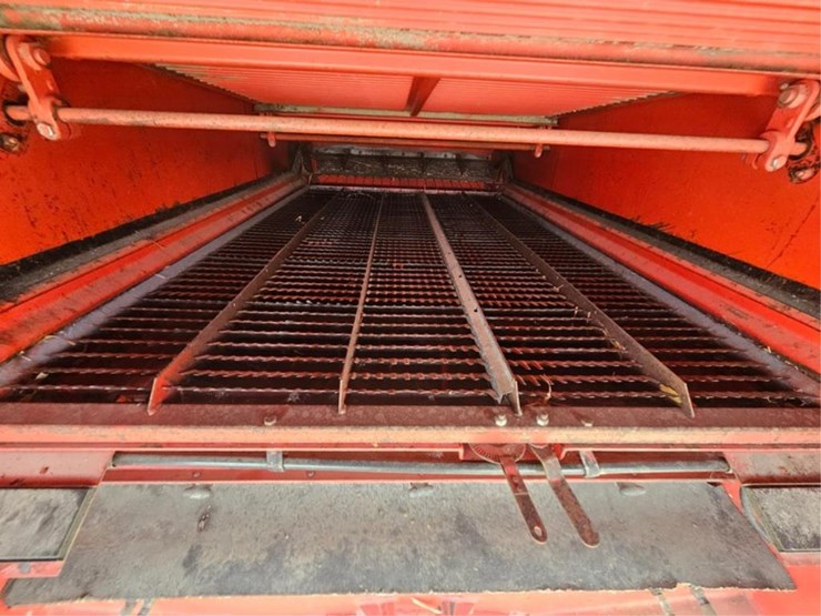 massey-ferguson-8570-image-18