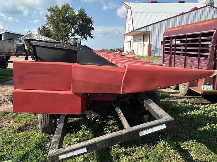 12-row-30”-corn-head-(-ih-1000-series-frame)-image-5