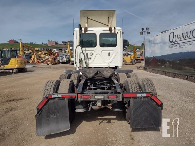 2018-18-freightliner-cascadia-truck-tractor^title^-9514-image-4