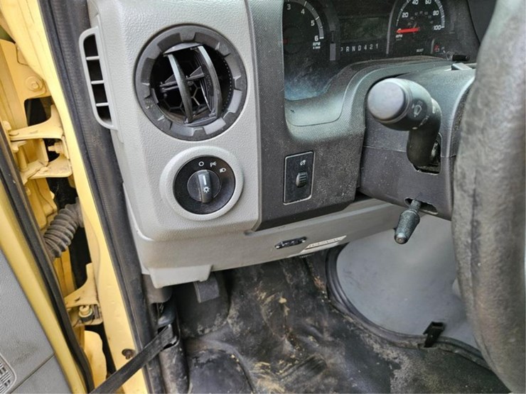 2019-ford-e450-image-38
