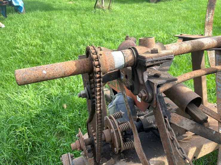 #5478-•-new-idea-pto-driven-buzz-saw-image-23