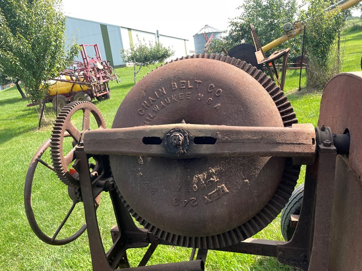 #5480-•-agc-3-1/2-s-gas-powered-cement-mixer-image-9