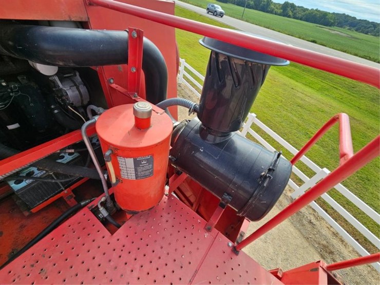massey-ferguson-8570-image-30