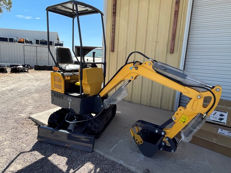 #4600-•-landhero-mini-excavator-image-1