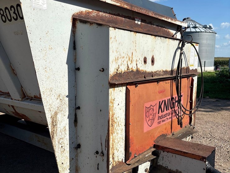 pro-twin-slinger-8030-manure-spreader-image-17
