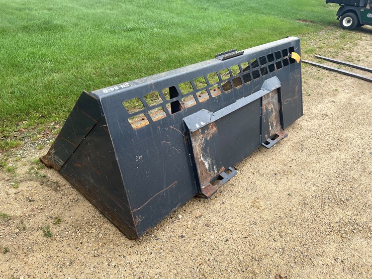 #188-•-stout-skid-steer-mount-84"-snow-bucket-image-6