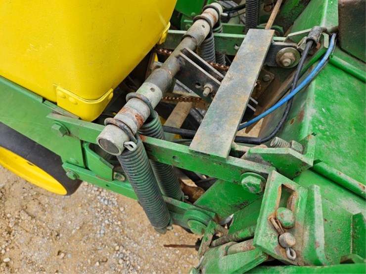 john-deere-7200-image-40