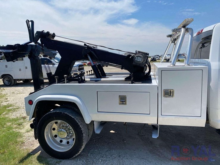 2014-dodge-ram-5500-image-32