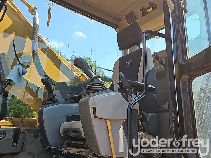 2016-caterpillar-336fl-image-38