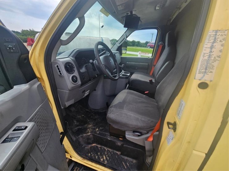 2019-ford-e450-image-34