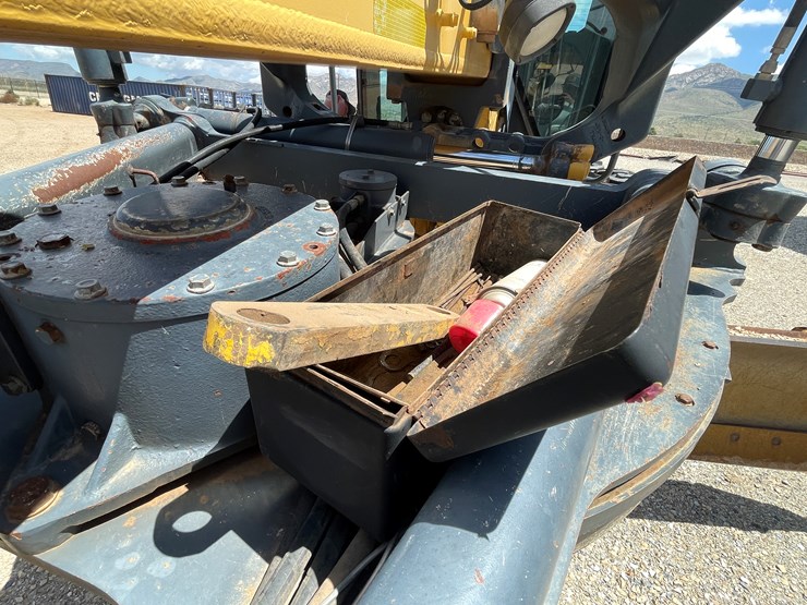 deere-672d-image-21